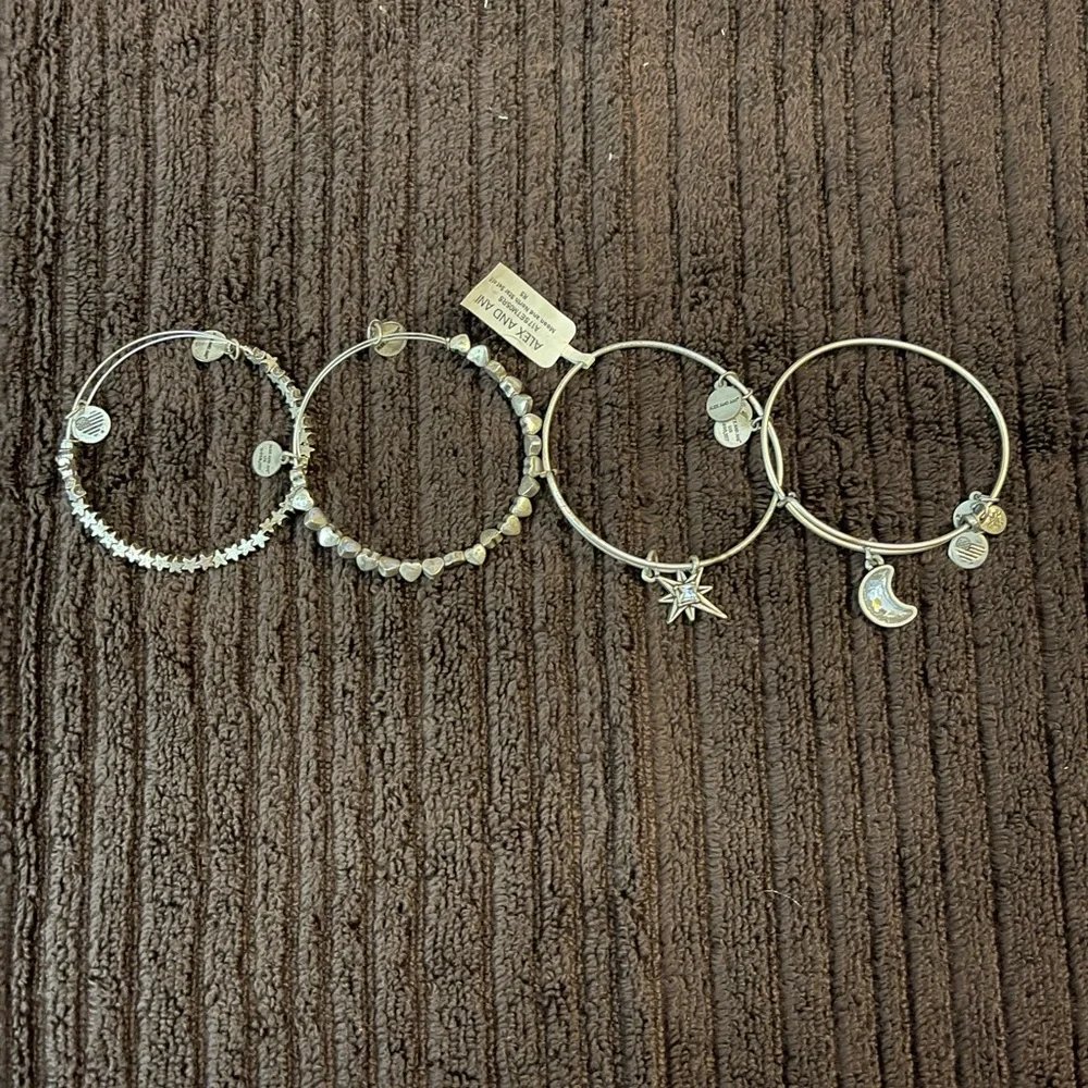 Alex and Ani lot of 4 bracelets. Stars and hearts - Picture 1 of 3